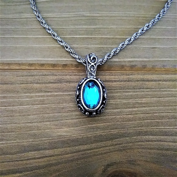 Arinna Jewelry - Silver Necklace with Blue Crystal Pendant